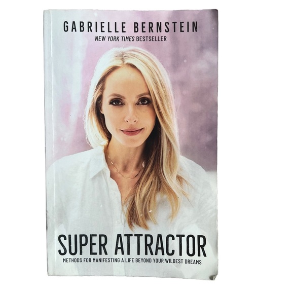 SUPER ATTRACTOR BY GABRIELLE BERNSTEIN PAPERBACK MANIFESTATION BOOK - Picture 2 of 6